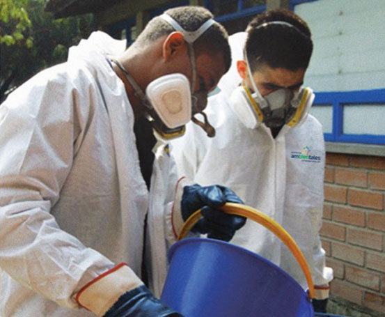 Personal capacitado para recolección de aceites y otros residuos liquidos